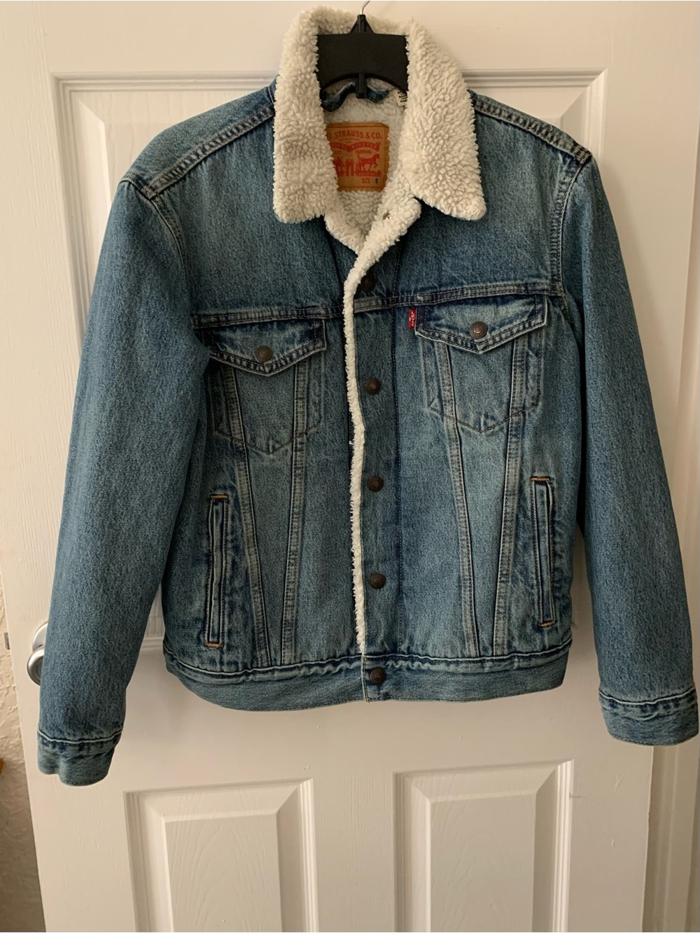 Levi's Men’s Blue Sherpa-Lined Denim Jacket